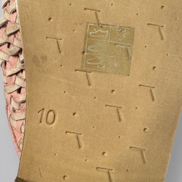 Journee Collection Women's Tan Woven Loafers Size 10 - Picture 7 of 7